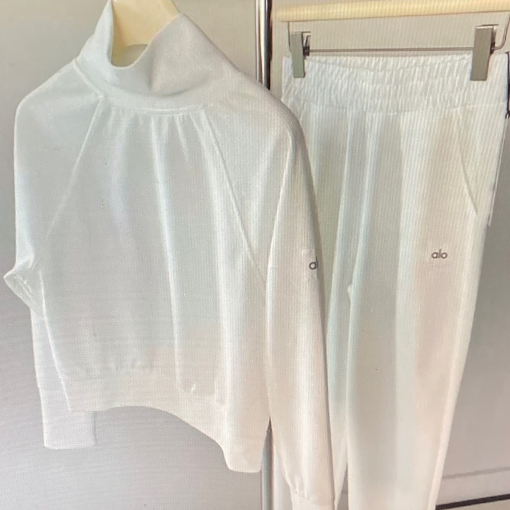 ALO Yoga White Ribbed Knit Set